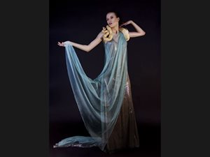 009-Susi-El-in-a-La-Hong-Dress-for-the-Year-of-the-Snake_800x600q80_4slider